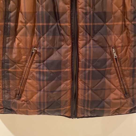 Double Sided Vest - Picture 8 of 10